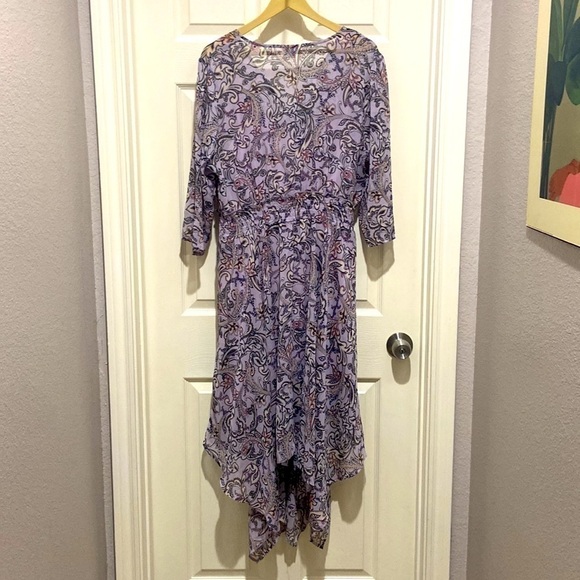 Beautiful Silky Flowy EST. 1946 Dress Size XL - Picture 3 of 4
